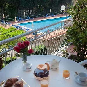 Aparthotel Pian Dei Boschi